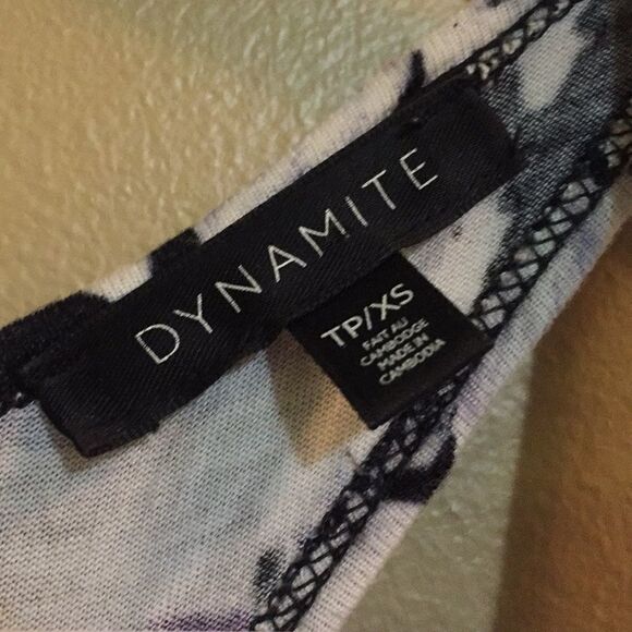 DYNAMITE Floral Top Size Extra Small - Picture 7 of 7